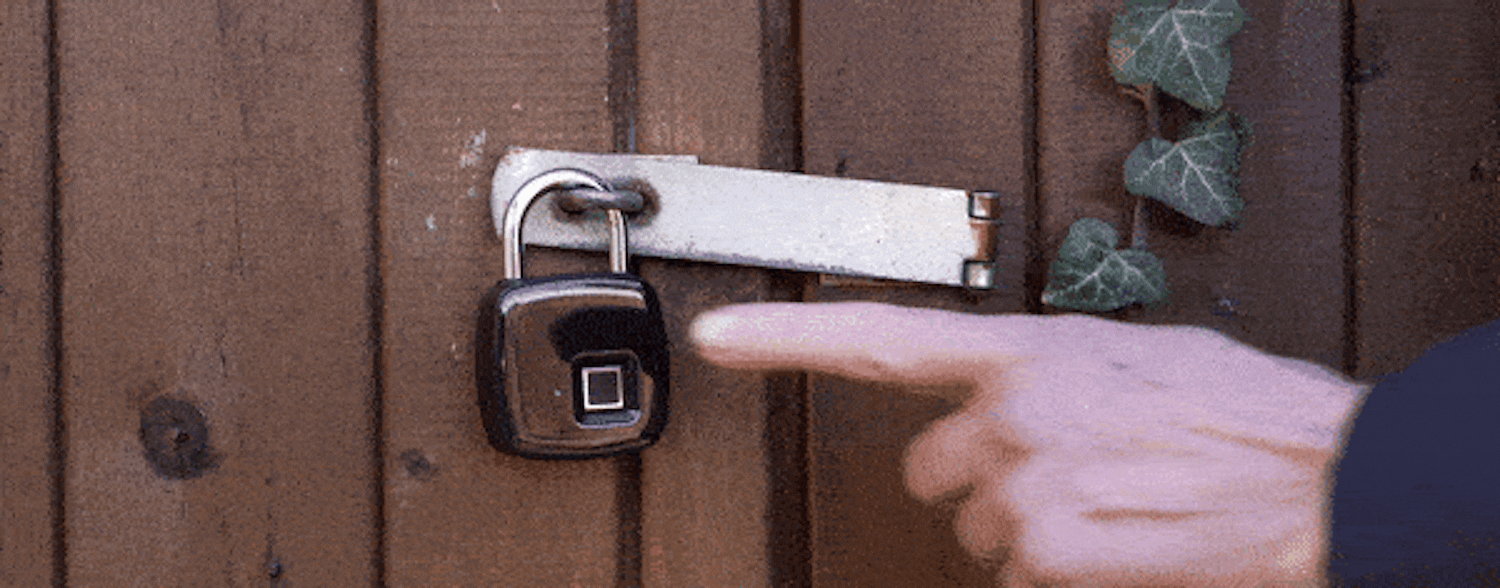 Lås upp: Hänglås med fingeravtrycksläsare